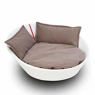 Mila, un panier en forme de corbeille pour chat en cuir blanc coussin brun - kasibe