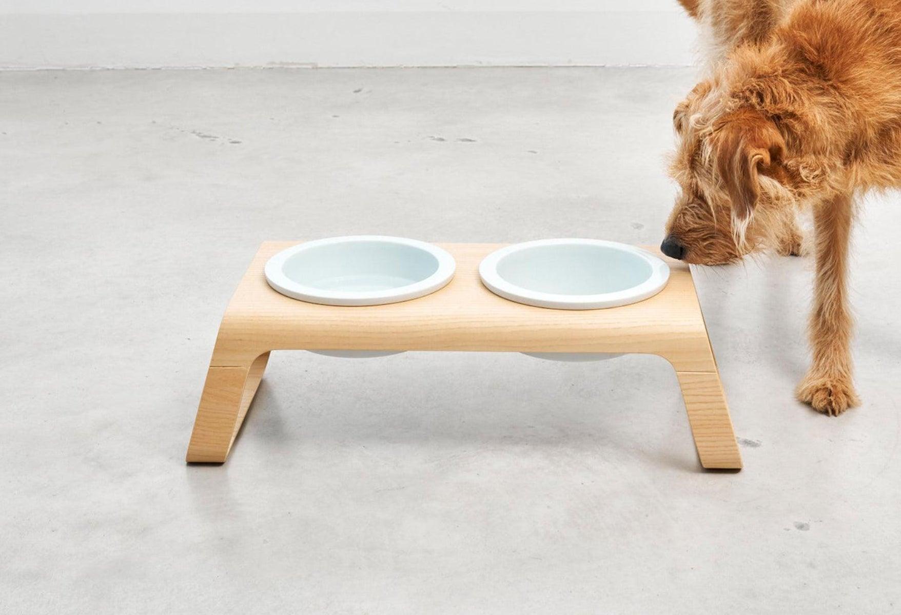 Gamelle pour chien surélevée en bois au style épuré Desco - kasibe