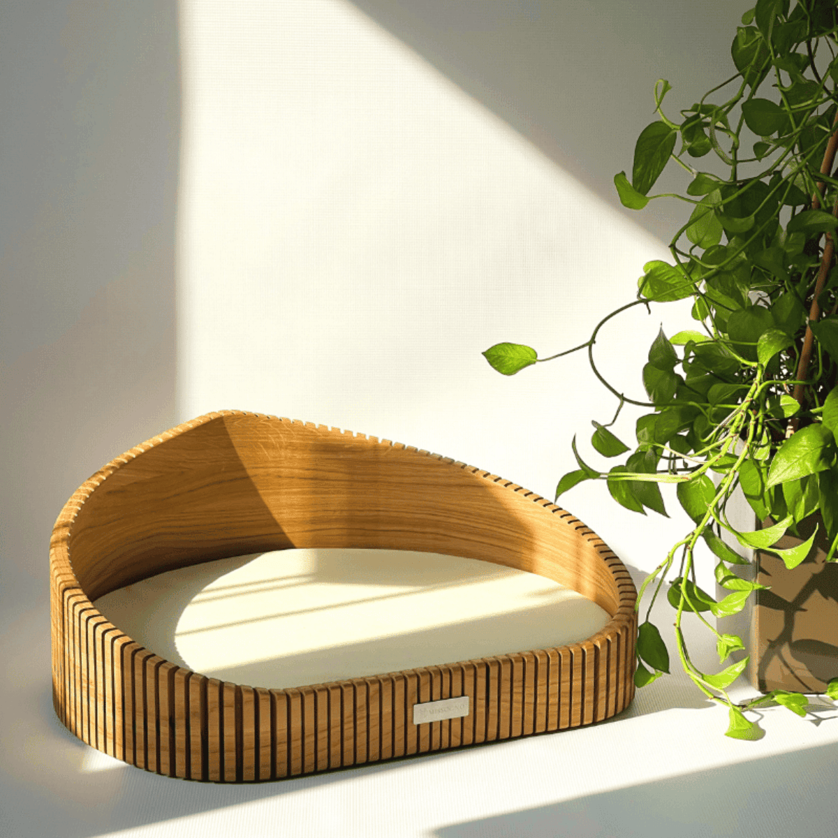 Lit pour chien ou chat en bois massif - HOYA - Kasibe