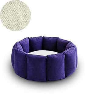 Bloom, un panier apaisant pour votre chat tout en velours aubergine coussin crème - kasibe
