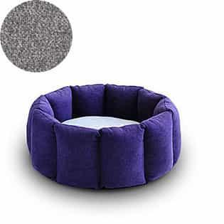 Bloom, un panier apaisant pour votre chat tout en velours aubergine coussin gris clair - kasibe