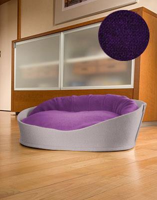 Arena, un panier pour chat très luxe gris coussin velours aubergine - kasibe