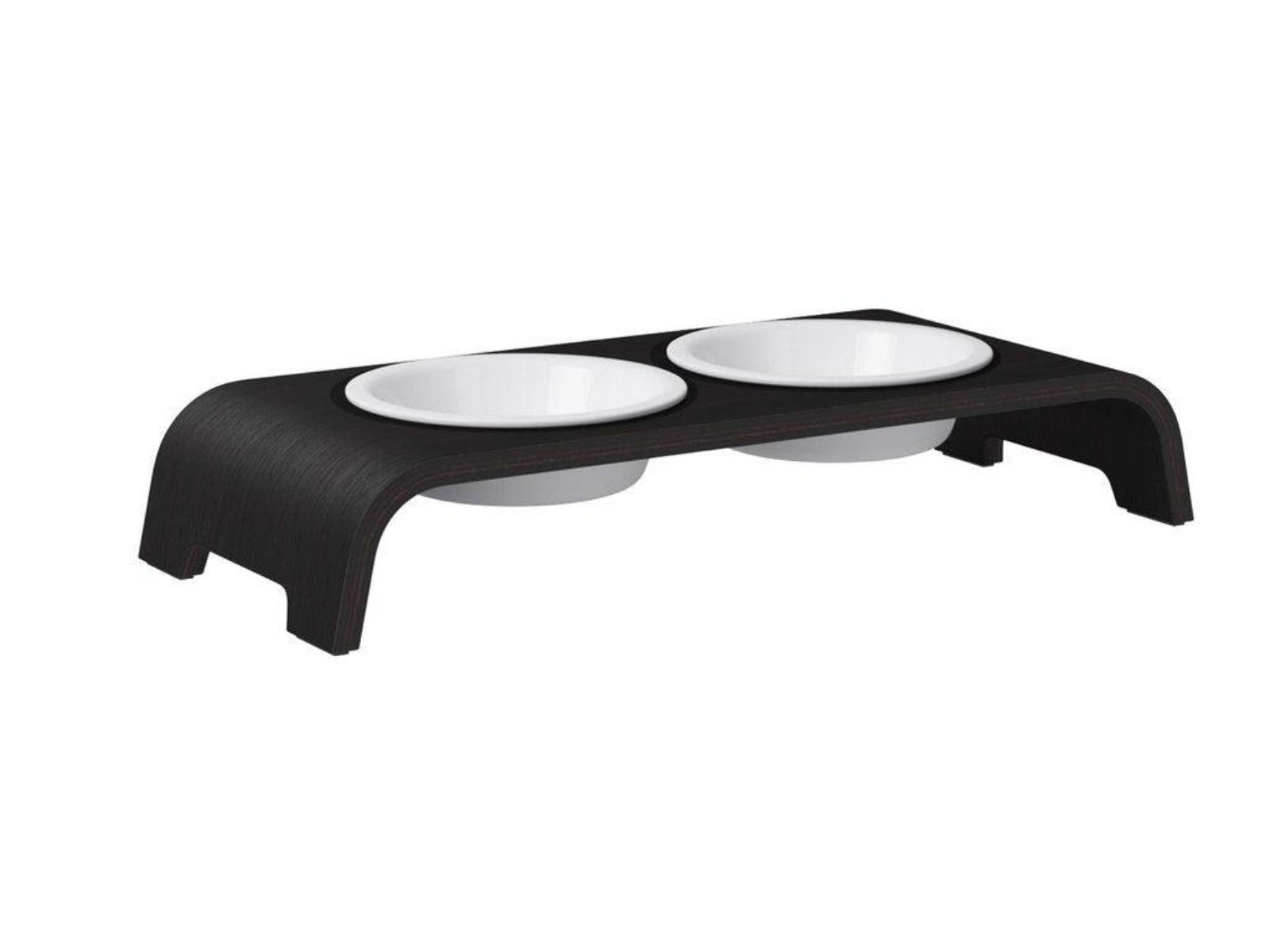 Gamelle élégante pour chien en bois massif dogBar toute en courbe kasibe chêne foncé taille s bol porcelaine