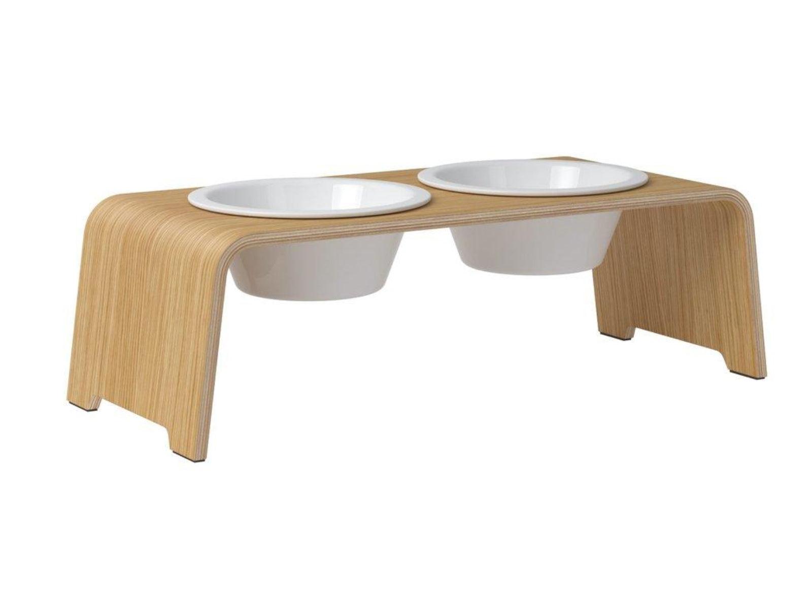 Gamelle élégante pour chien en bois massif dogBar toute en courbe kasibe chêne clair taille m bol porcelaine