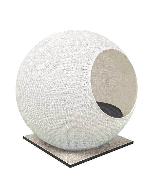 Meuble pour chat design : le Square un cocon discret tout en élégance ivoire socle béton - kasibe