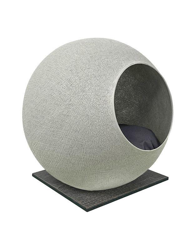 Meuble pour chat design : le Square un cocon discret tout en élégance gris clair socle wengé - kasibe
