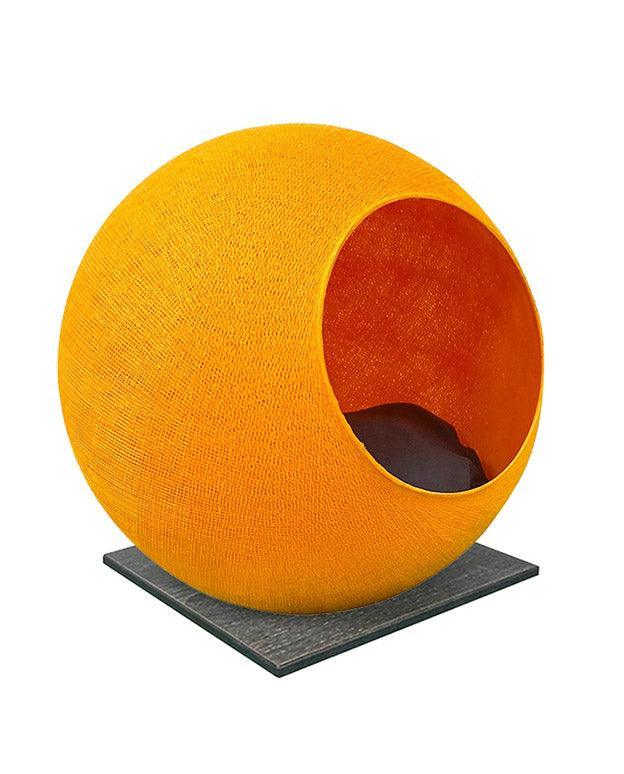 Meuble pour chat design : le Square un cocon discret tout en élégance jaune socle wengé - kasibe
