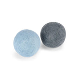 Globo, une balle pour chien en feutre de laine bleu petite - kasibe