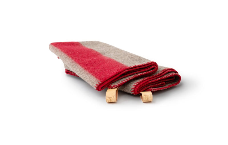 Une couverture chaude pour chien en laine recyclée Ansel rouge - kasibe