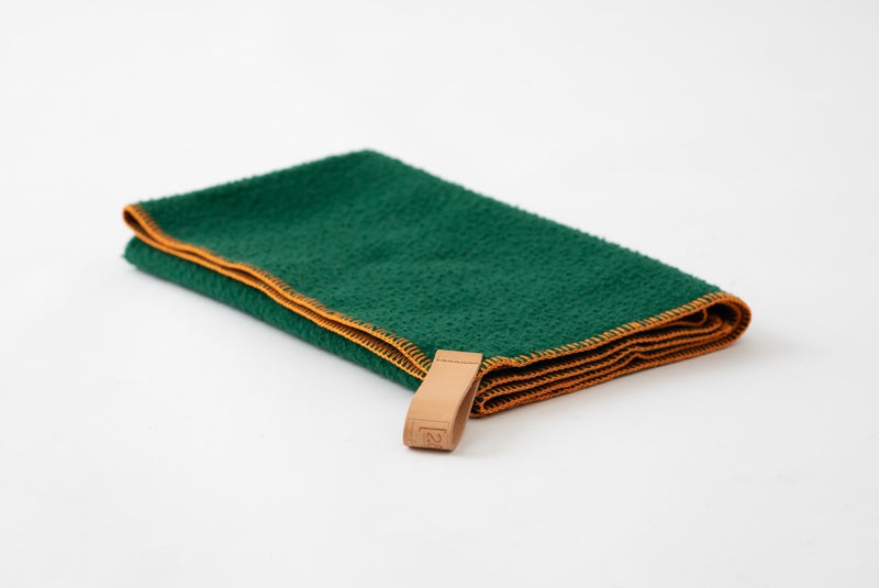 Une couverture pour chien en tissu datant de la Renaissance Toscane : Ansel en laine Casentino verte - kasibe