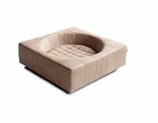 Panier Cube, un meuble pour chien très design en cuir de buffle sable taille s - kasibe