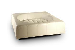 Panier Cube, un meuble pour chien très design en simili cuir ivoire taille s - kasibe