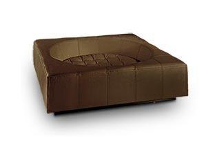 Panier Cube, un meuble pour chien très design en simili cuir marron taille s - kasibe