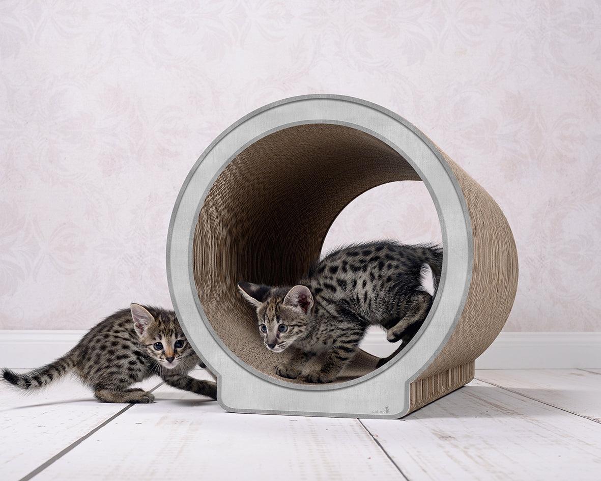 Un griffoir pour chat design : Le Rond, un meuble maison en carton kasibe gris