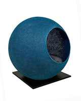 Meuble pour chat design : le Square un cocon discret tout en élégance bleu socle béton noir - kasibe
