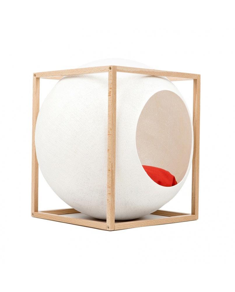 Panier pour chat design & graphique aux lignes pures : Le Cube ivoire structure bois kasibe meyou