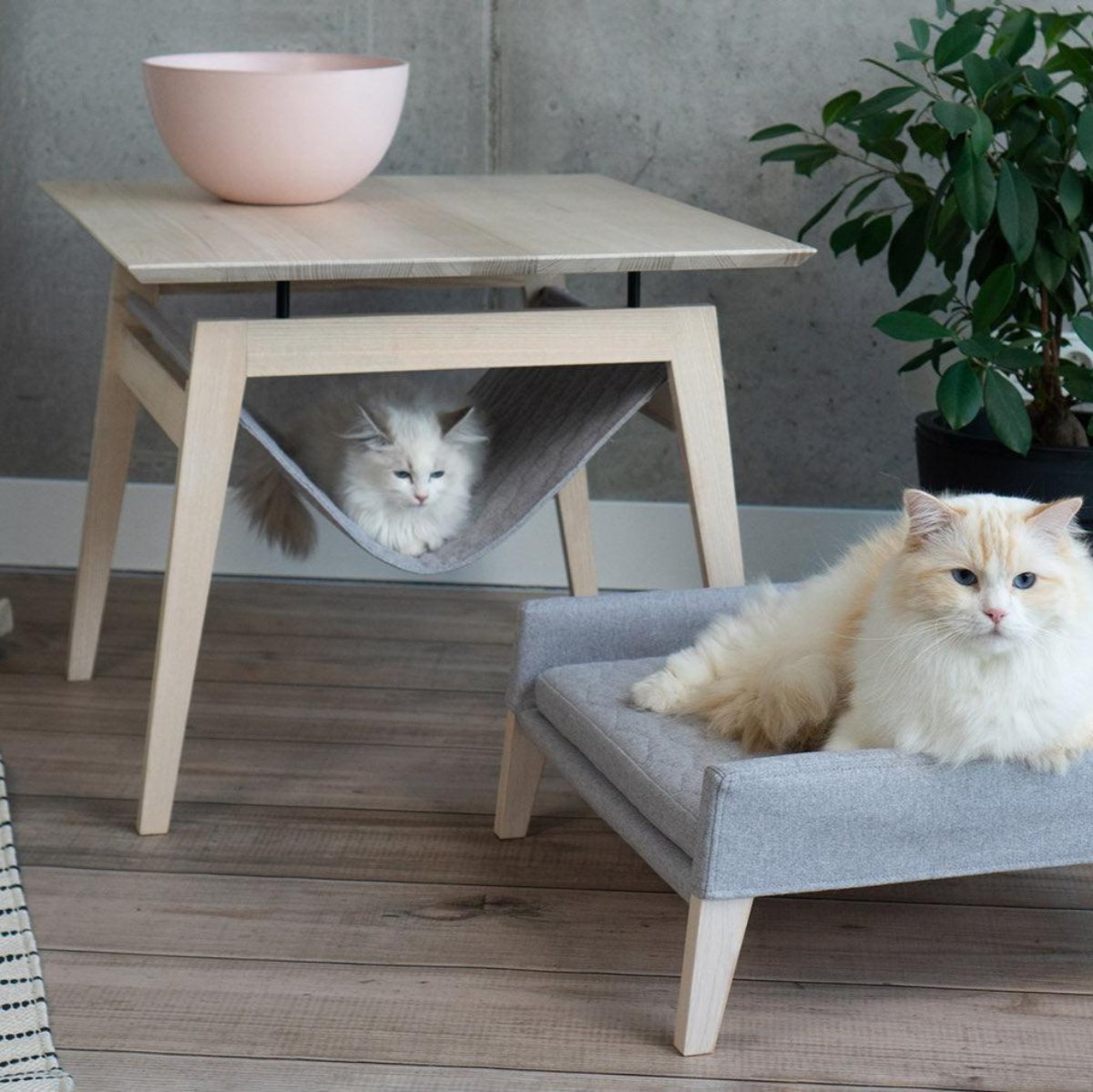 Kikko, un panier pour chat en bois et hamac au style scandinave gris - kasibe